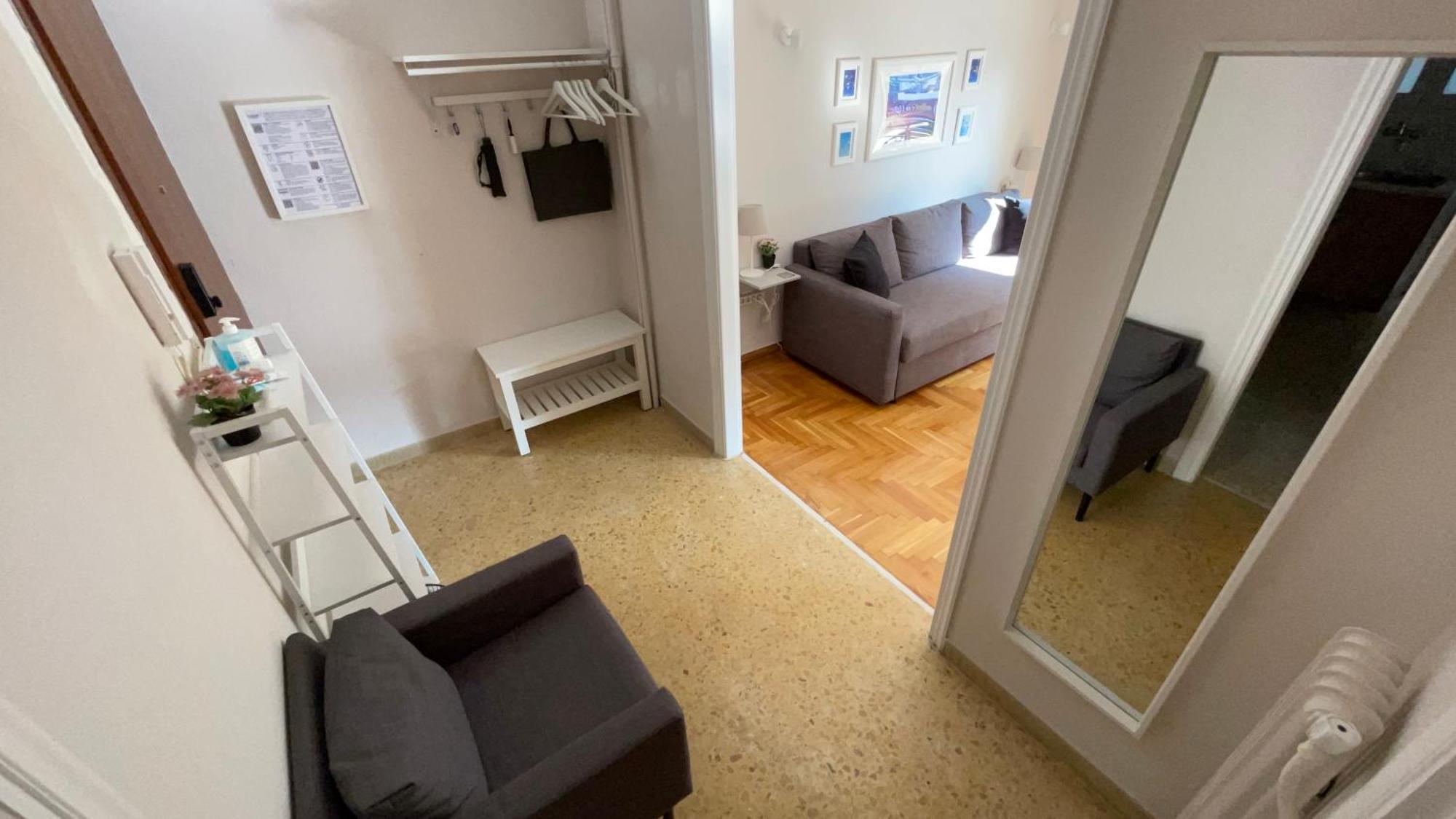 אתונה 4 Newly Renovated Charming Apartments Steps From Panormou Metro Station חדר תמונה