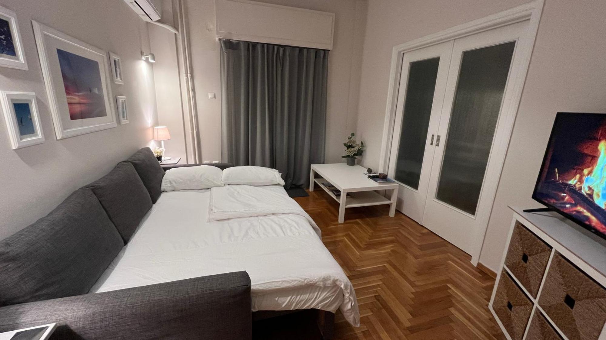 אתונה 4 Newly Renovated Charming Apartments Steps From Panormou Metro Station חדר תמונה